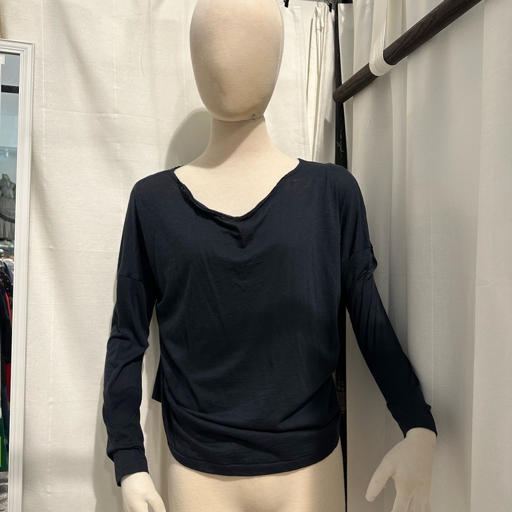 Vince Navy XS thin comfy long sleeve shirt